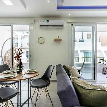 Beach Daze 1-Br Apt By Finikoudes Beach Ларнака Екстериор снимка