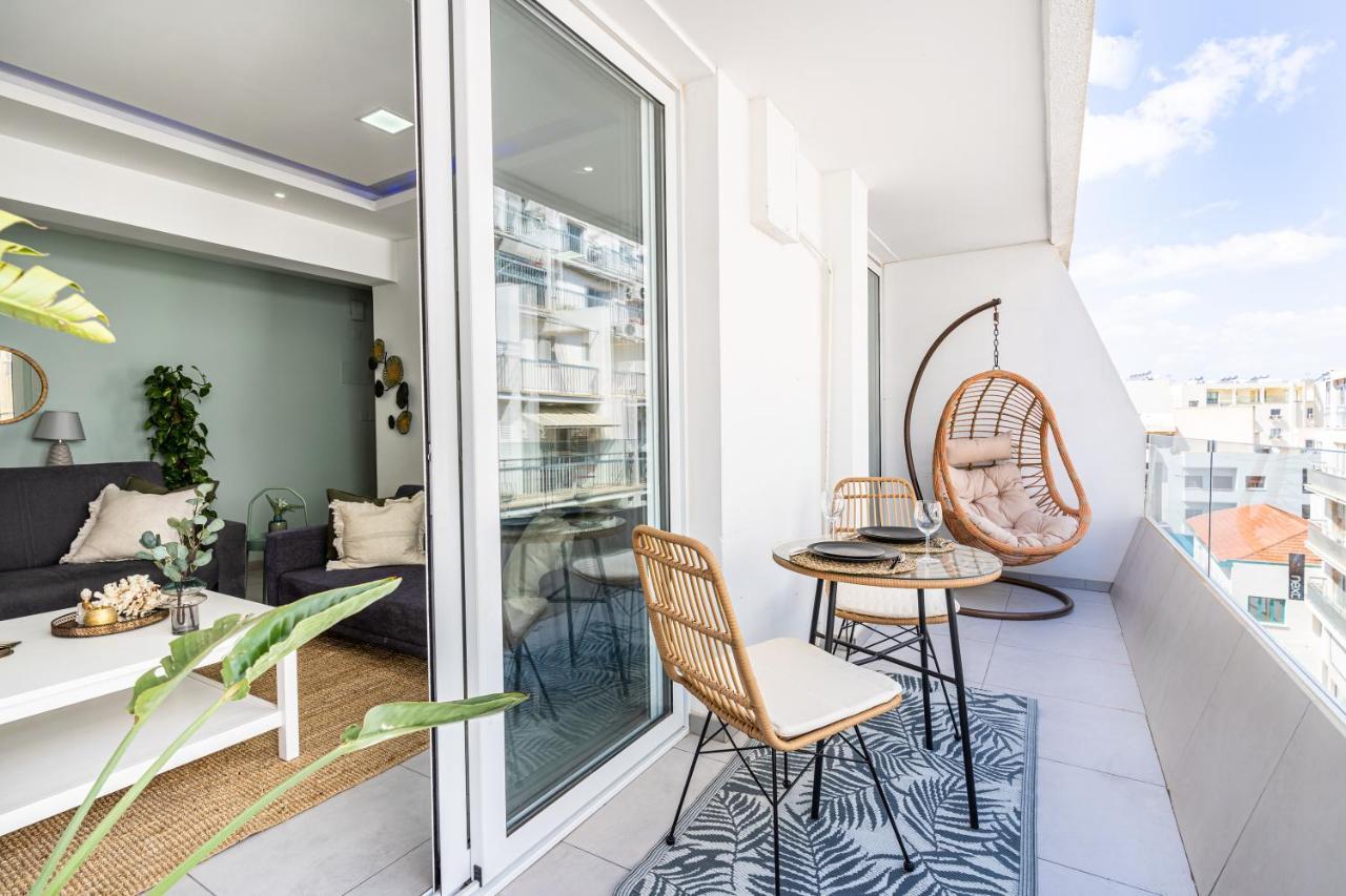 Beach Daze 1-Br Apt By Finikoudes Beach Ларнака Екстериор снимка