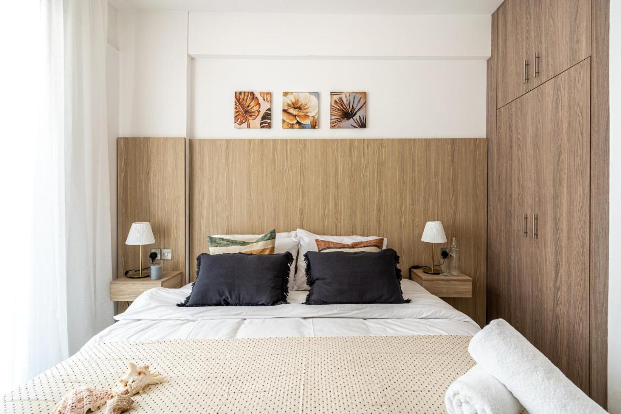 Beach Daze 1-Br Apt By Finikoudes Beach Ларнака Екстериор снимка